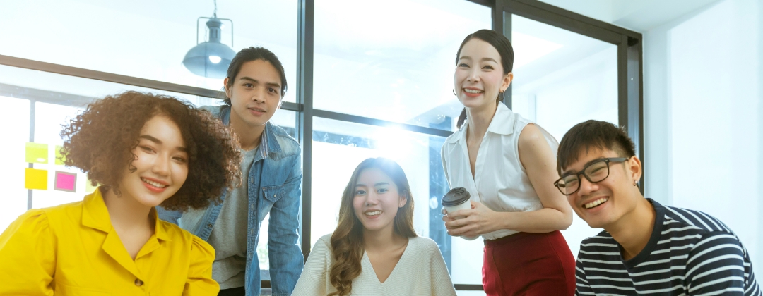 与全球最佳雇主  世界杯官方网站入口光电<br>
一起探索未来职涯可能