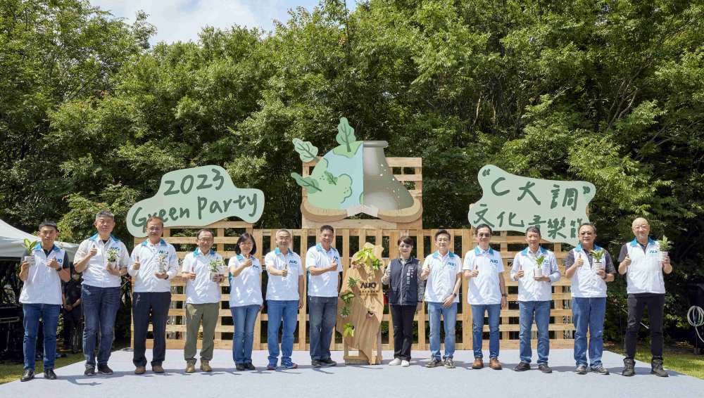 友達光電攜手供應商夥伴及台中市政府，共同倡議及推廣加樹減塑、節能減碳的淨零綠生活