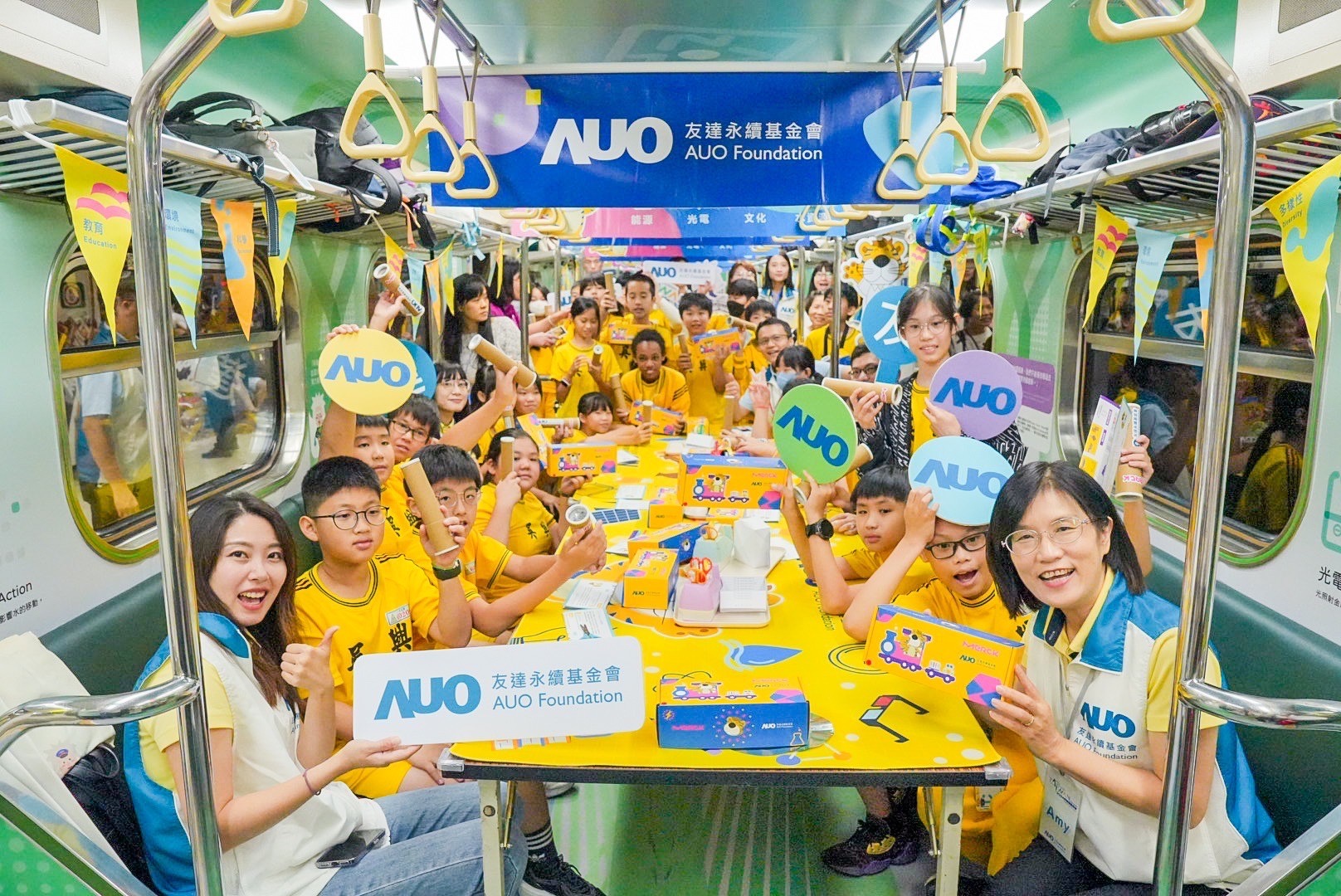 友達永續基金會響應國科會推動的「臺灣科普環島列車」正式啟航，透過「生活中的科學」車廂課程設計，展開為期6天巡迴全臺17個縣市、停靠32站的移動式科普之旅