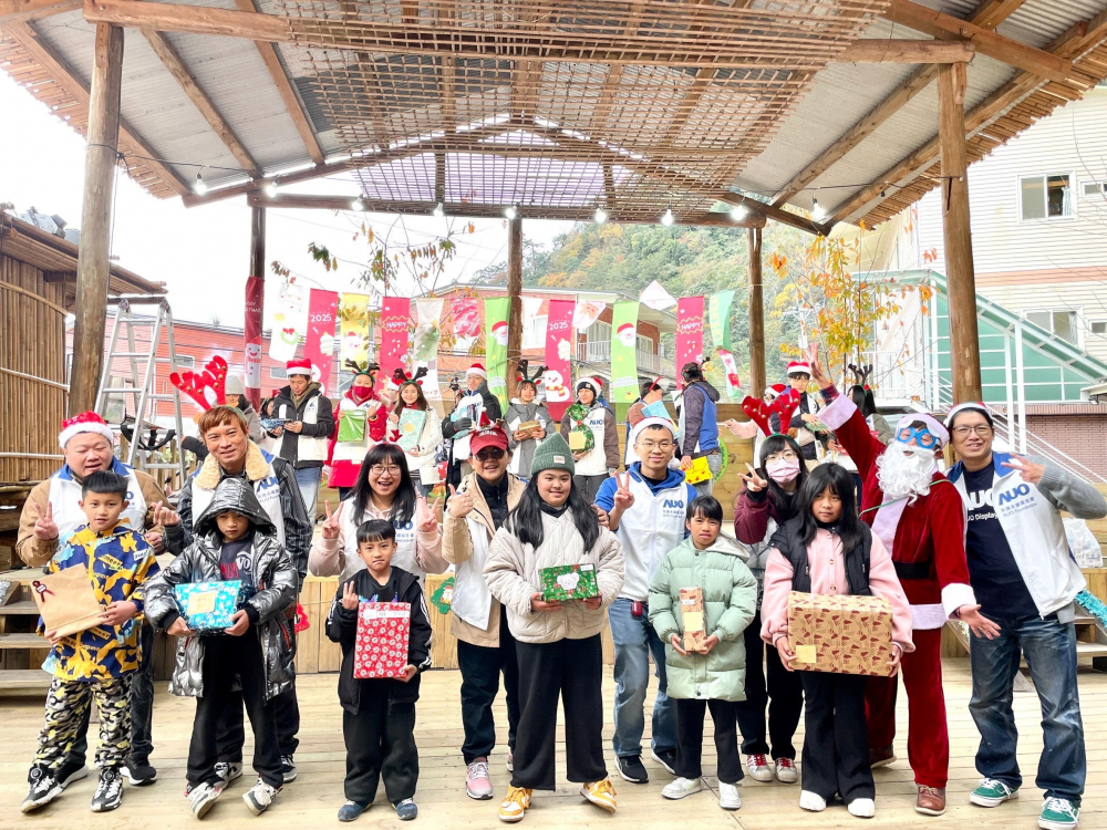 友達永續基金會號召「圓夢計畫」行動連續23年，由同仁凝聚內部愛心與資源送往偏鄉，累積為逾萬名兒童圓夢，實踐友達共創共好的永續精神。